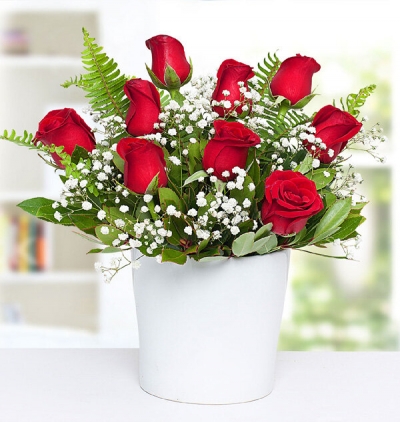  kutuda kırmızı güller ve Çikolatalar Çiçeği & Ürünü 9 Gül Aranjmanı 
