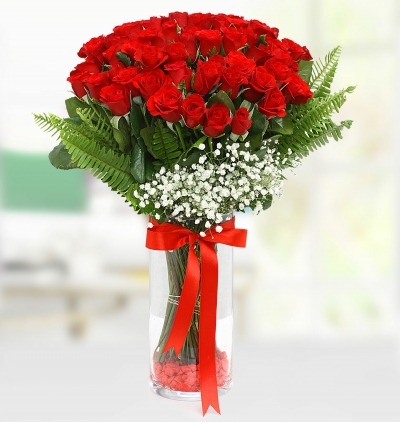 gülen yüz papatya ve kırmızı gül aranjmanı Çiçeği & Ürünü Vazoda 51 Kırmızı Gül Buketi 