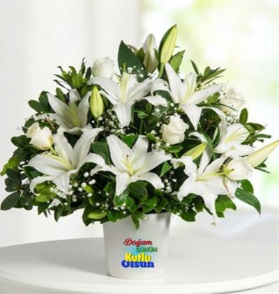 butik buket 37 Çiçeği & Ürünü Doğum Günü Tebrikli Lilyum ve Gül Aranjmanı 