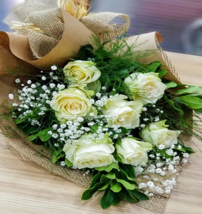 vazoda bambu ve güller Çiçeği & Ürünü 7 Beyaz Gül Buketi 