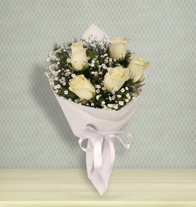 sepette gül-lilyum aranjmanı Çiçeği & Ürünü 5 Beyaz Gül Buketi 