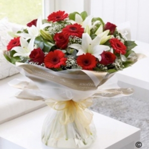 Marmaris Çiçekçi - Lilyum,Gerbera ve Gül Buketi.